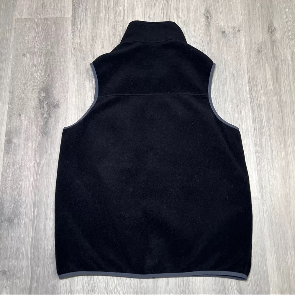 Patagonia Black Fleece Vest with Gray Trim - Picture 9 of 9